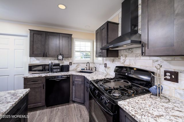 1663 Copperfield Lane, Toms River, NJ 08755