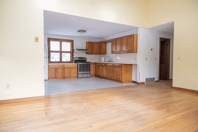 163 Prospect St Ext, Westfield, MA 01085