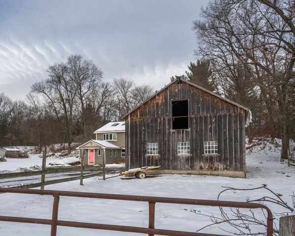 163 Prospect St Ext, Westfield, MA 01085