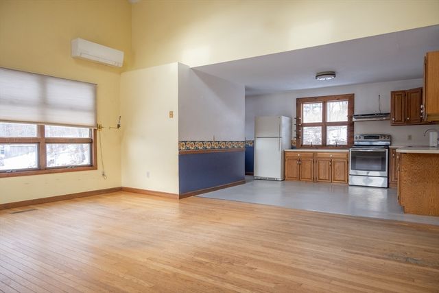 163 Prospect St Ext, Westfield, MA 01085