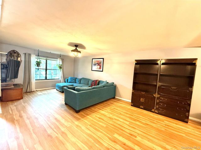 164 Somerset Drive, Suffern, NY 10901
