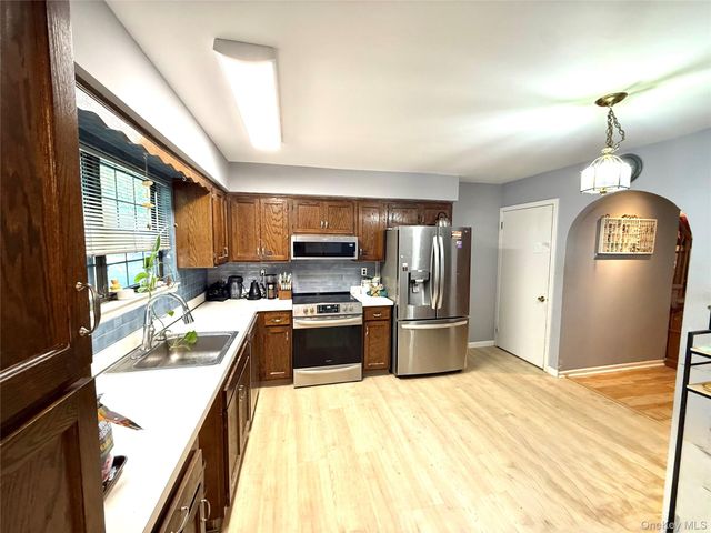 164 Somerset Drive, Suffern, NY 10901