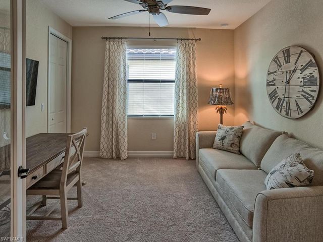 2850 Aviamar CIR, Naples, FL 34114