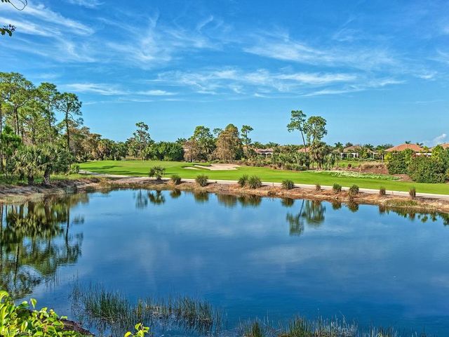 2850 Aviamar CIR, Naples, FL 34114