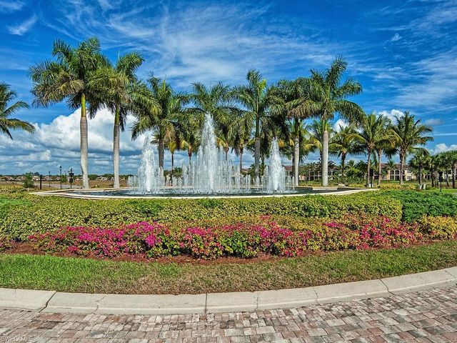 2850 Aviamar CIR, Naples, FL 34114