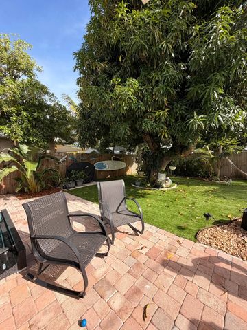 175 E 24TH Street, Riviera Beach, FL 33404