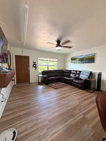 175 E 24TH Street, Riviera Beach, FL 33404