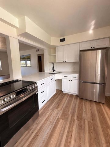 175 E 24TH Street, Riviera Beach, FL 33404