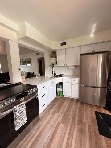 175 E 24TH Street, Riviera Beach, FL 33404