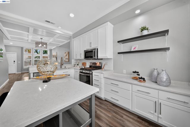206 Grayson Ter, San Jose, CA 95126