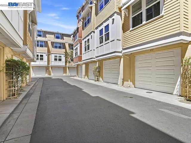 206 Grayson Ter, San Jose, CA 95126
