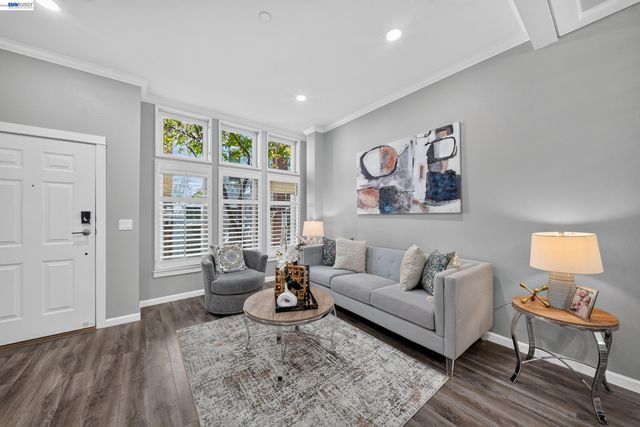 206 Grayson Ter, San Jose, CA 95126
