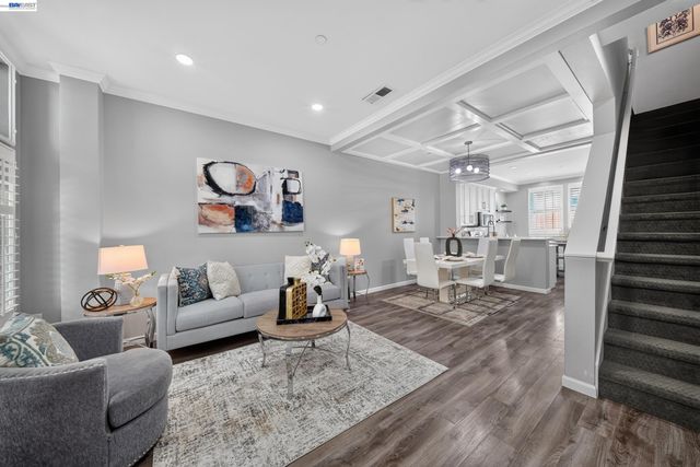 206 Grayson Ter, San Jose, CA 95126