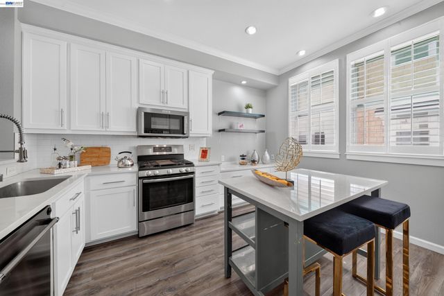206 Grayson Ter, San Jose, CA 95126
