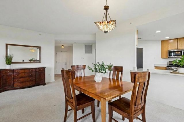 977 Harris Road 34, Grayslake, IL 60030