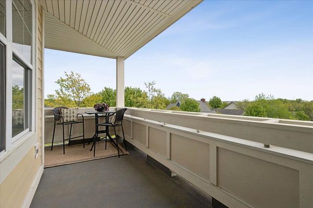 977 Harris Road 34, Grayslake, IL 60030