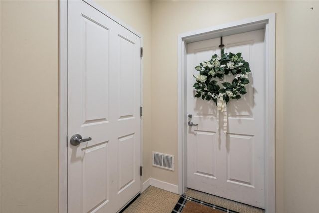 977 Harris Road 34, Grayslake, IL 60030