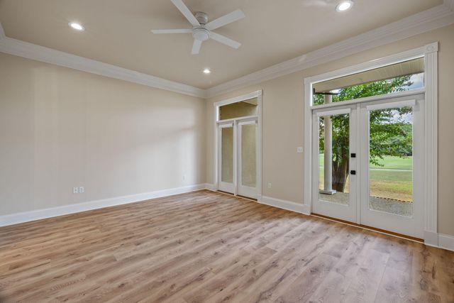 38 Emerald Row, Hattiesburg, MS 39402