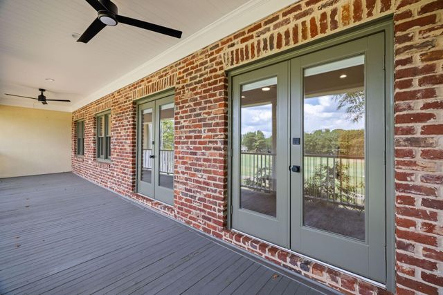 38 Emerald Row, Hattiesburg, MS 39402