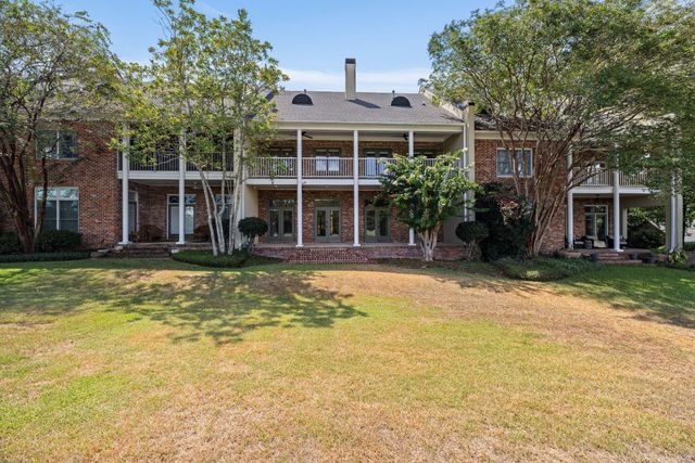 38 Emerald Row, Hattiesburg, MS 39402