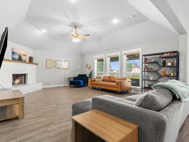 1515 Horseshoe Court, Justin, TX 76247