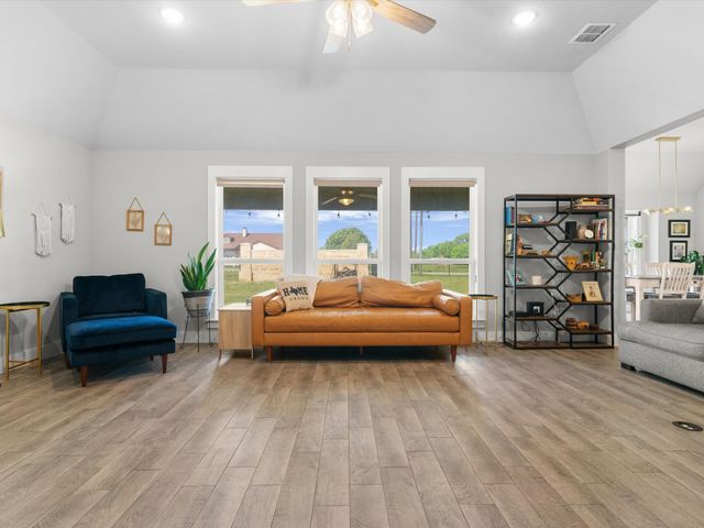 1515 Horseshoe Court, Justin, TX 76247