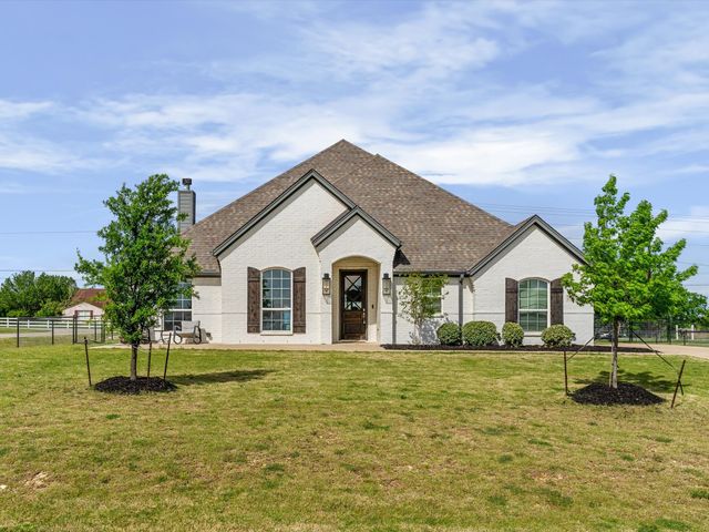 1515 Horseshoe Court, Justin, TX 76247