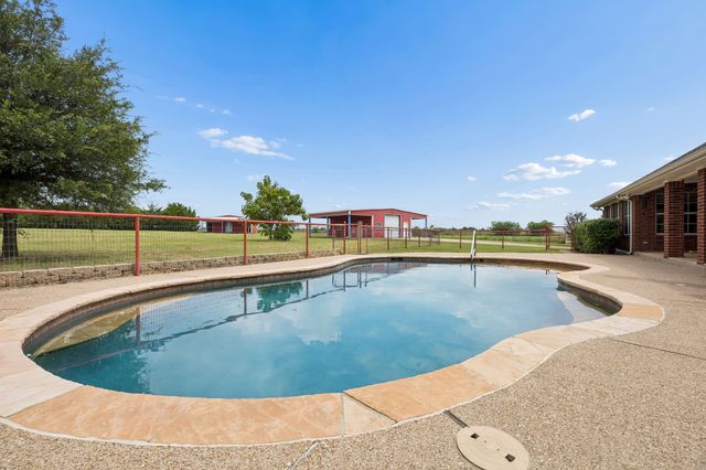 4210 Whitehead Road, Midlothian, TX 76065