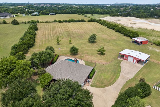 4210 Whitehead Road, Midlothian, TX 76065