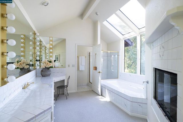 85 La Cuesta Rd., Orinda, CA 94563