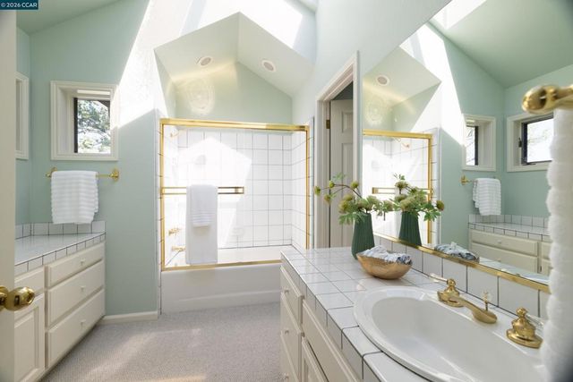 85 La Cuesta Rd., Orinda, CA 94563