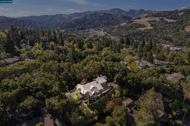 85 La Cuesta Rd., Orinda, CA 94563