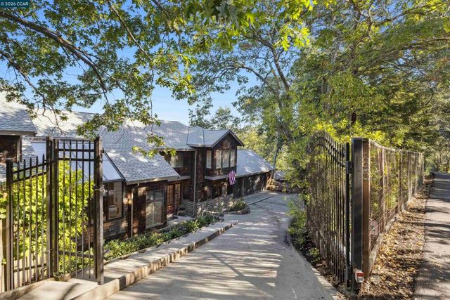 85 La Cuesta Rd., Orinda, CA 94563