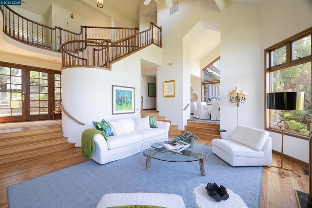 85 La Cuesta Rd., Orinda, CA 94563