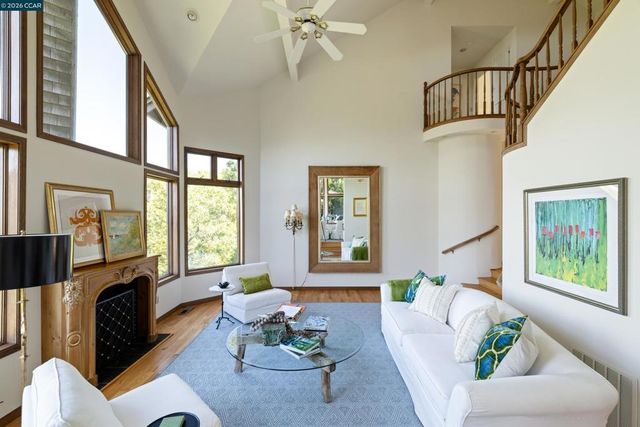 85 La Cuesta Rd., Orinda, CA 94563