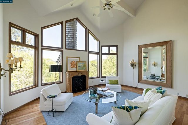 85 La Cuesta Rd., Orinda, CA 94563