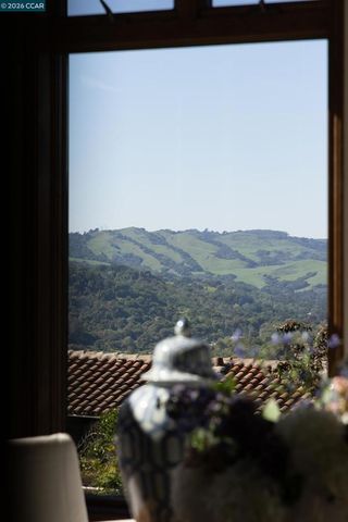 85 La Cuesta Rd., Orinda, CA 94563