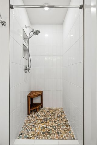 1204 W Center Avenue, Springdale, AR 72764