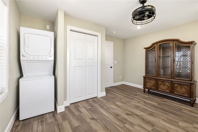 1204 W Center Avenue, Springdale, AR 72764