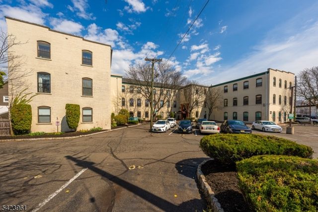 54 W Cherry St 106, Rahway City, NJ 07065