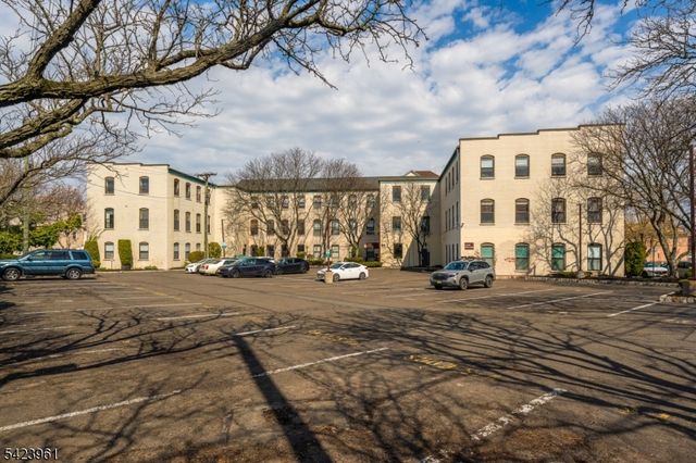 54 W Cherry St 106, Rahway City, NJ 07065