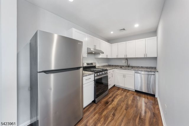 54 W Cherry St 106, Rahway City, NJ 07065