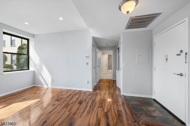 54 W Cherry St 106, Rahway City, NJ 07065