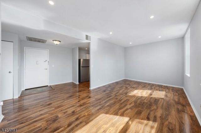 54 W Cherry St 106, Rahway City, NJ 07065