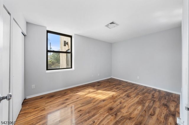 54 W Cherry St 106, Rahway City, NJ 07065