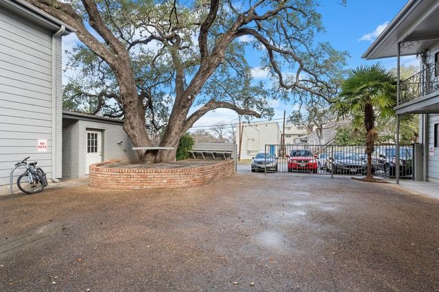 803 W 28th ST 206, Austin, TX 78705