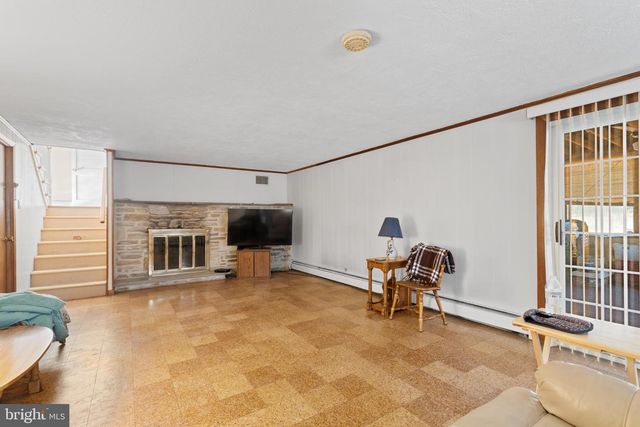 610 WADE AVE, Horsham, PA 19044