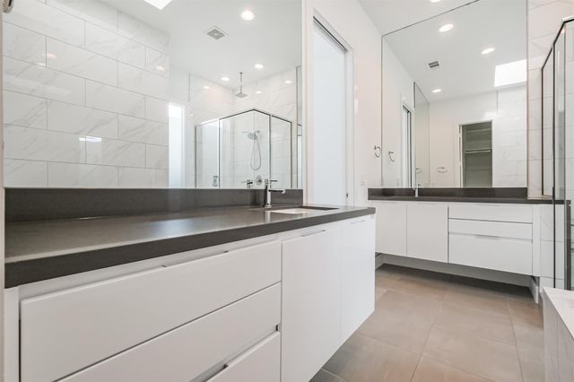 1157 W 18th Street, Houston, TX 77008