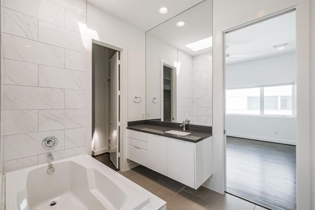 1157 W 18th Street, Houston, TX 77008