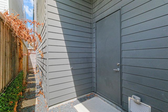 1157 W 18th Street, Houston, TX 77008